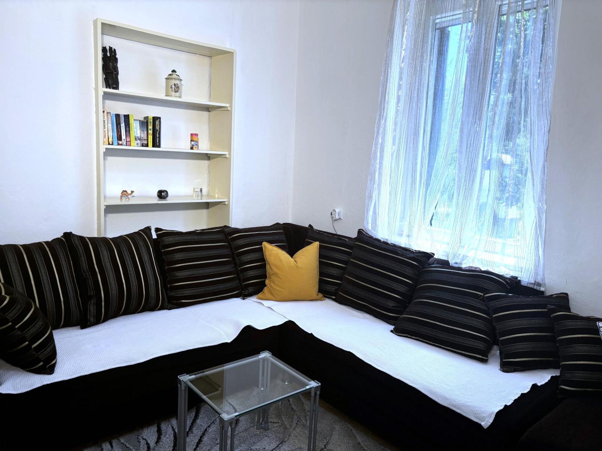 Апартаменты Authentic Dalmatian House Каштела Экстерьер фото